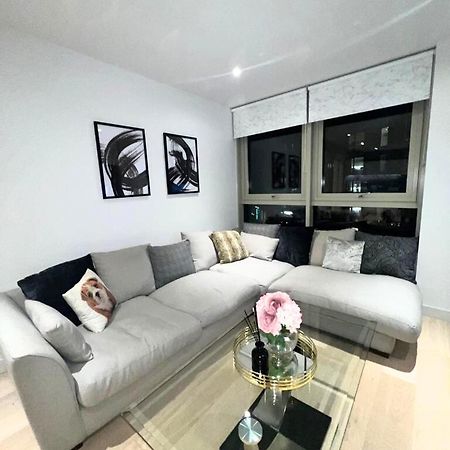 Stylish Apartment Docklands London Bagian luar foto